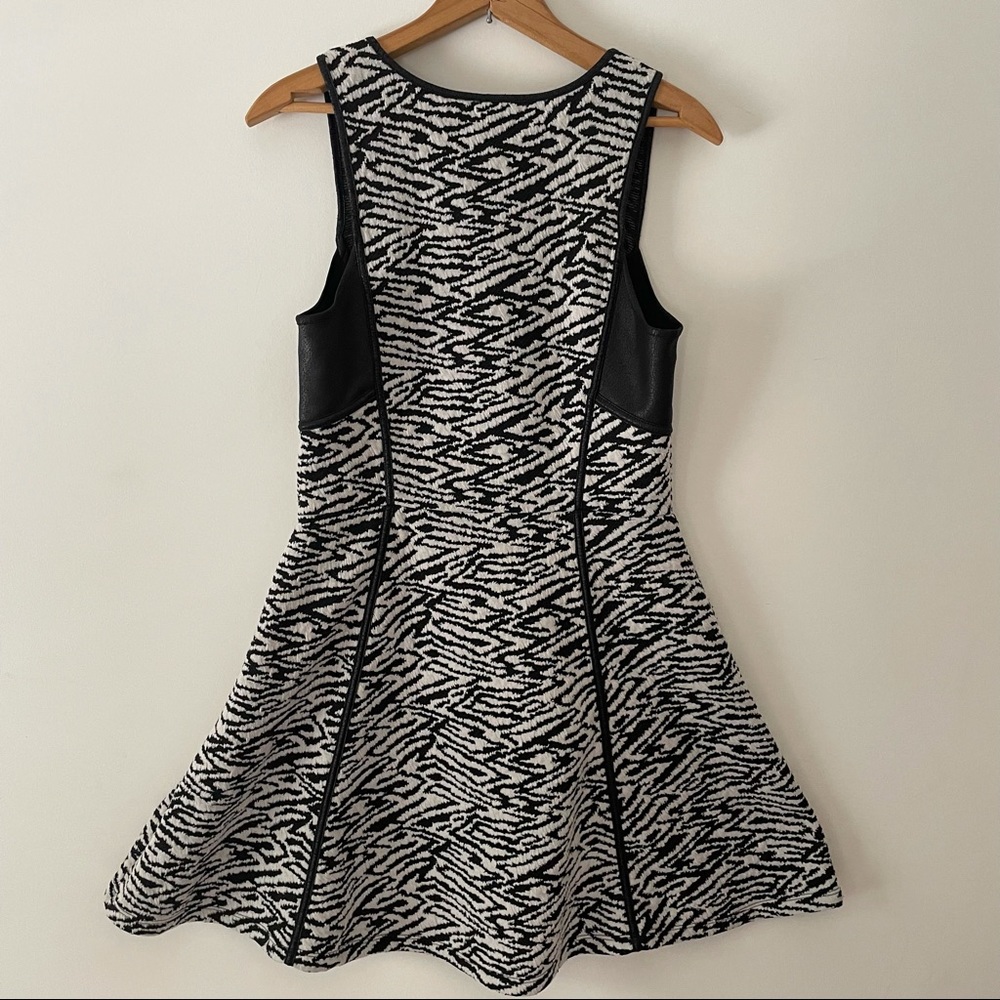 Jessica Simpson Fit and Flare Zebra Party Dress - Picture 6 of 11